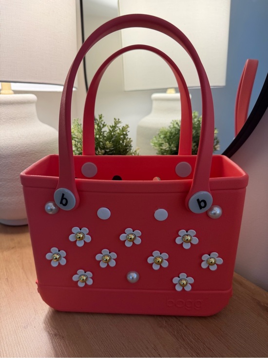BOGG BAG Handbags - Bogg bag with daisy charms and letter K